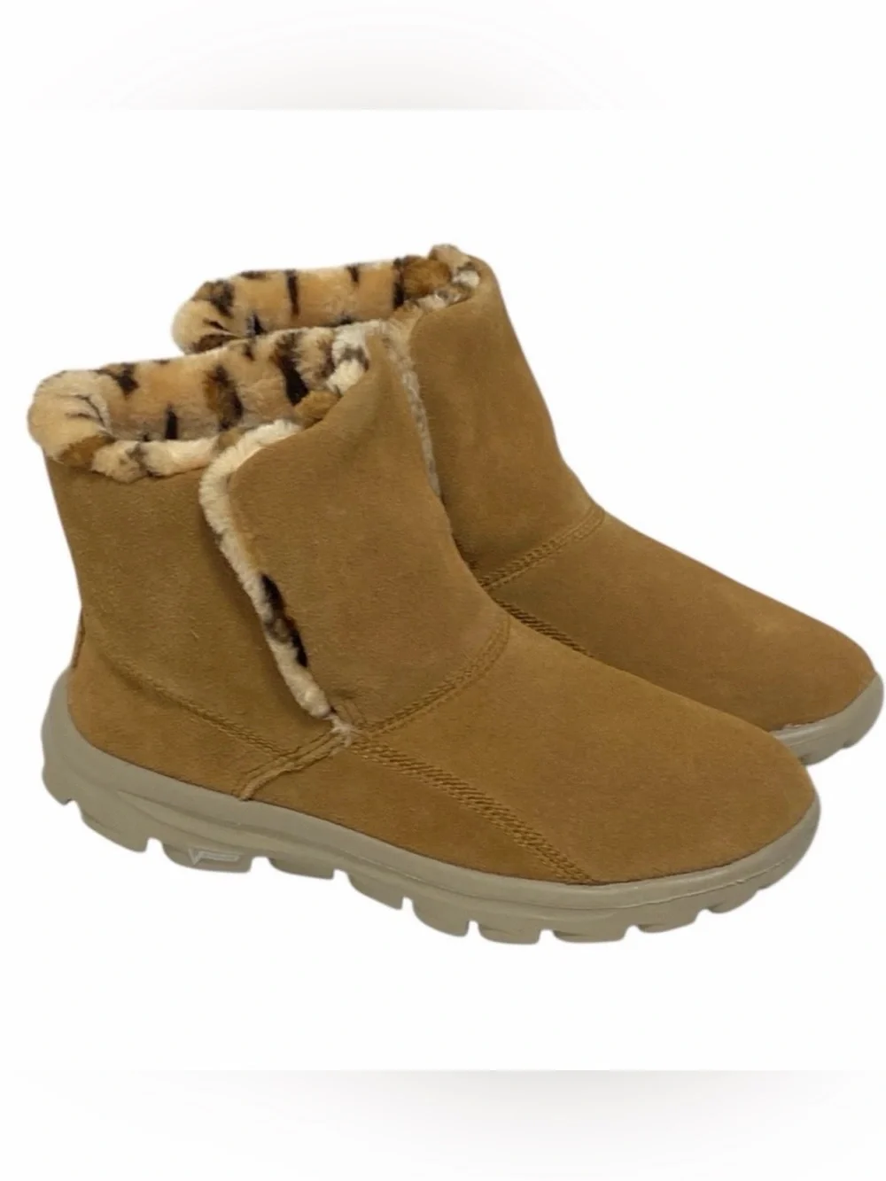 Skechers On The Go Winter Suede Animal Print Chugga Ankle Booties - NWOT - W7